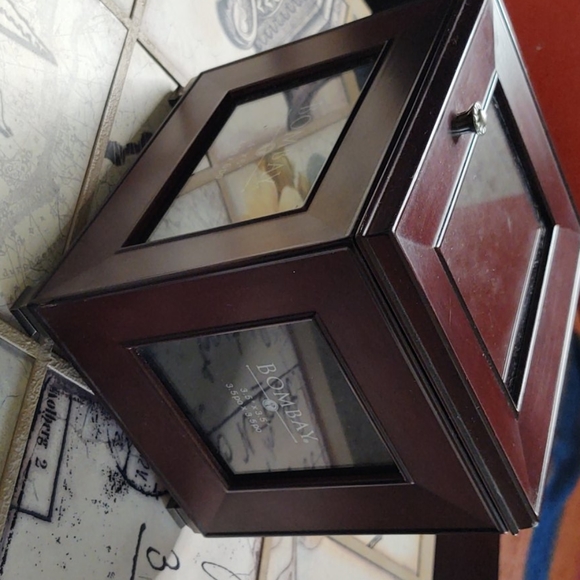 Bombay Other - Beautiful Bombay Picture Frame Box